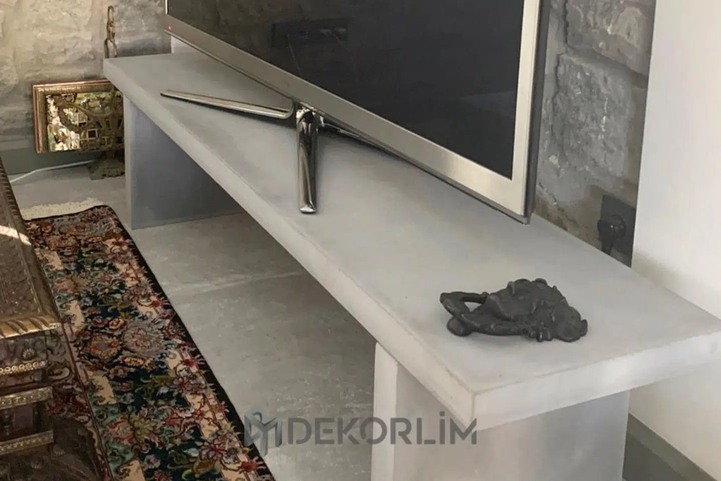 Beton TV Ünitesi ile Oturma Odanızda Fark Yaratın